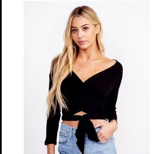 BLACK CROP TIE TOP!